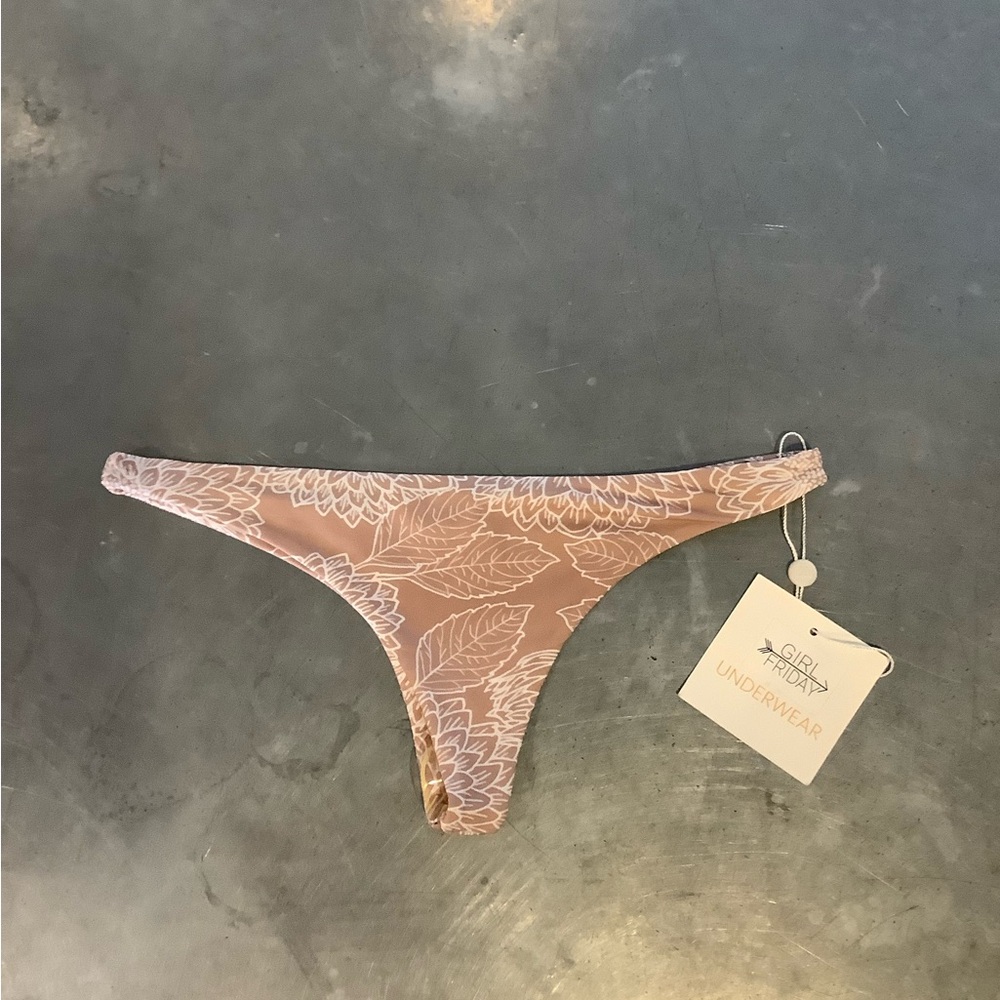 Mai Classic Style Bottom